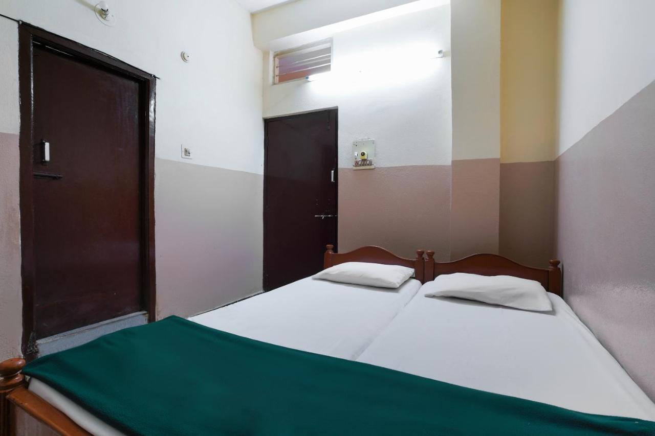 Spot On Sri Sai Lohith Lodge Near Snow World Secunderabad Экстерьер фото