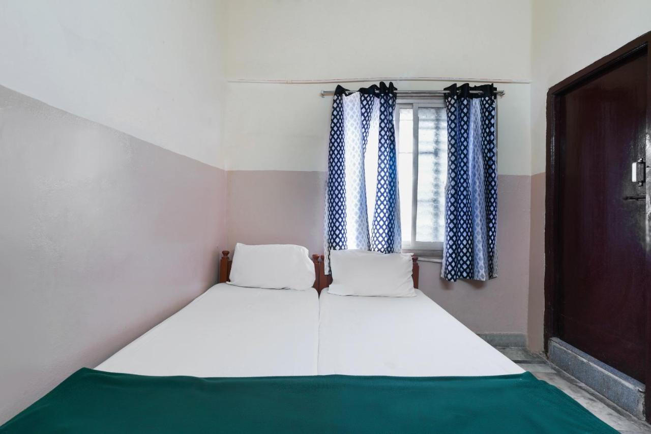 Spot On Sri Sai Lohith Lodge Near Snow World Secunderabad Экстерьер фото