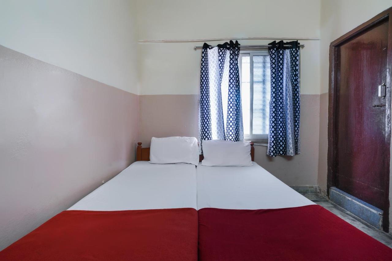 Spot On Sri Sai Lohith Lodge Near Snow World Secunderabad Экстерьер фото