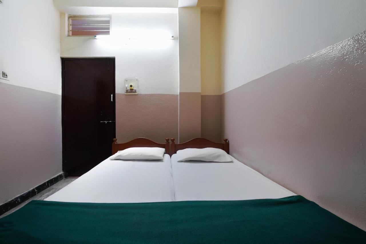 Spot On Sri Sai Lohith Lodge Near Snow World Secunderabad Экстерьер фото
