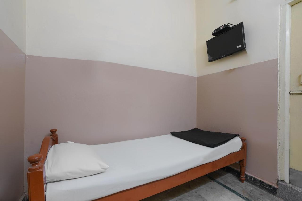 Spot On Sri Sai Lohith Lodge Near Snow World Secunderabad Экстерьер фото