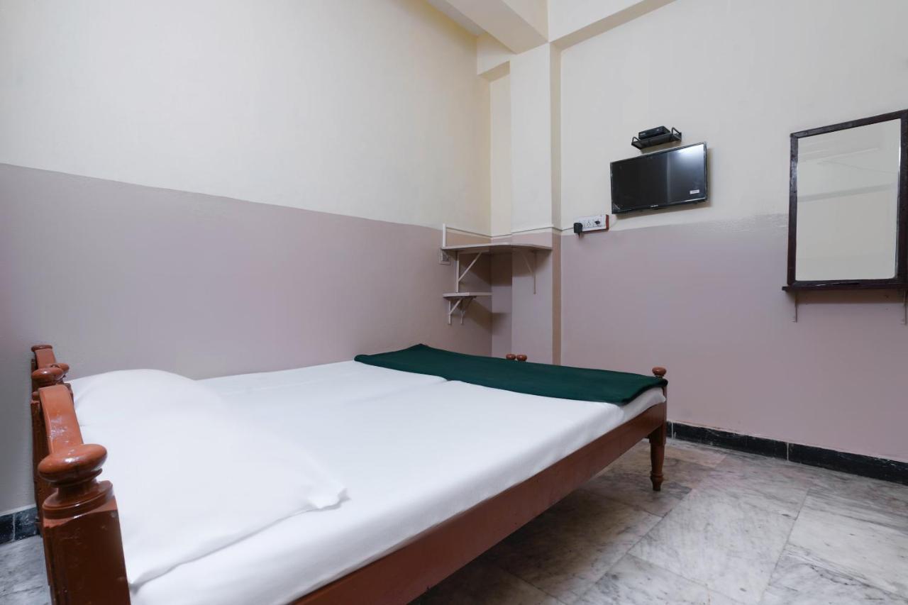 Spot On Sri Sai Lohith Lodge Near Snow World Secunderabad Экстерьер фото