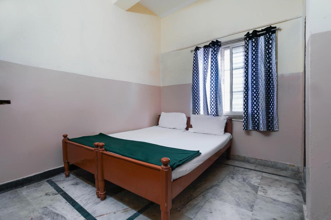 Spot On Sri Sai Lohith Lodge Near Snow World Secunderabad Экстерьер фото